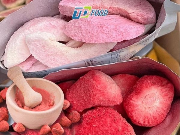 Vì sao snack bột dâu tây là ngôi sao mới trên kệ hàng 2026?